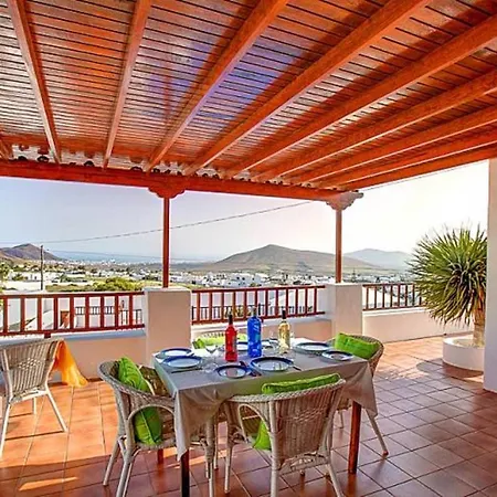 Vista Con Piscina Privada Y Barbacoa *